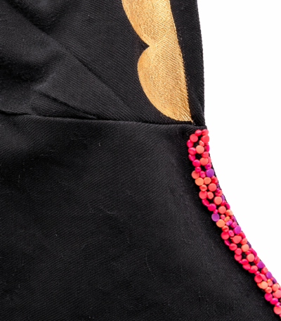 Alternative view of Tricou negru cu detalii pictate manual – piesă unicat