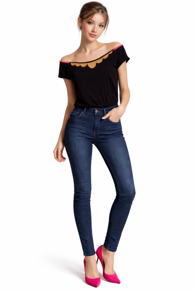 Tricou negru cu detalii pictate manual – piesă unicat